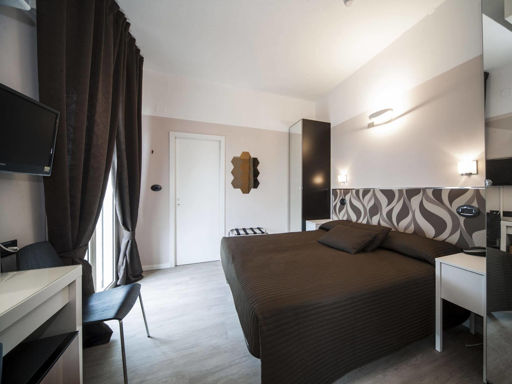 רימיני Hotel Levante מראה חיצוני תמונה