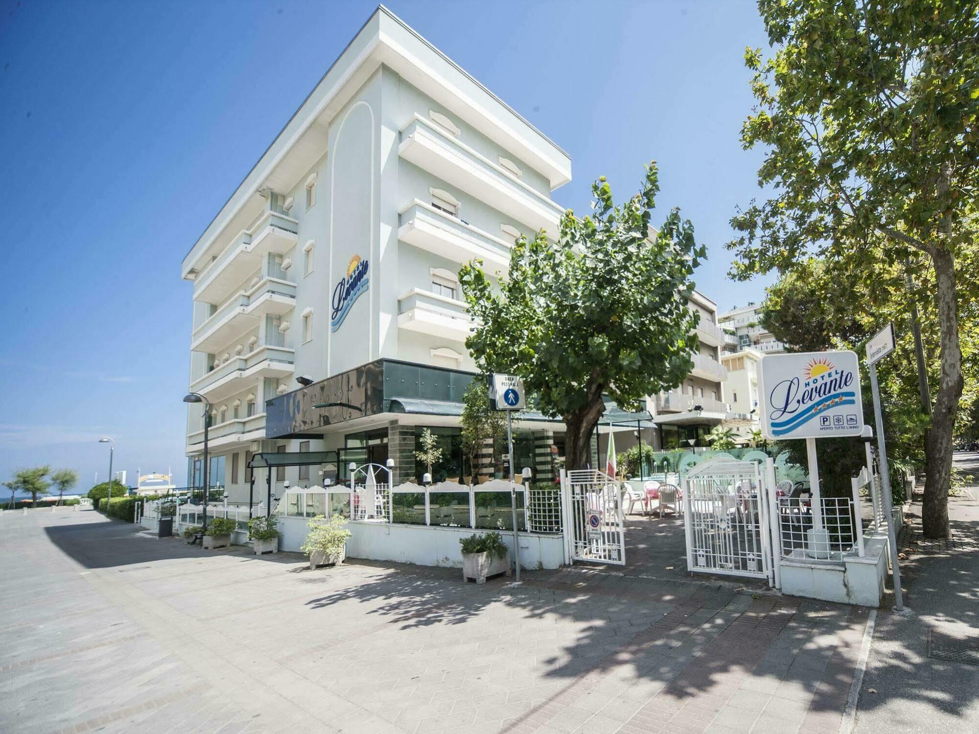 רימיני Hotel Levante מראה חיצוני תמונה